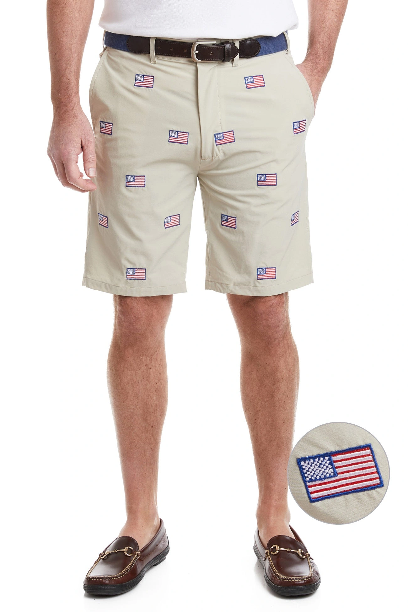 ACKformance Short Khaki med Amerikansk Flag: Sommerklar Frihed i Klassisk Stil!